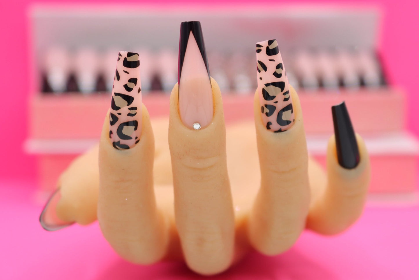 Press on Nails Black Leo - Annie Deluxe - Press on Nails